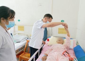 荆州二医龚道恺来院会诊